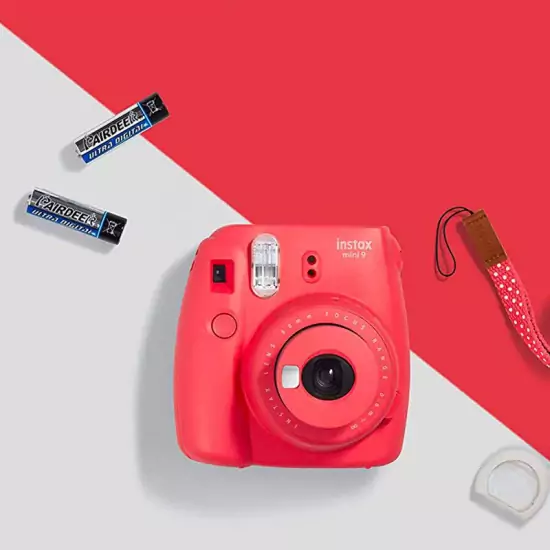 Červený instantní fotoaparát Mini 9