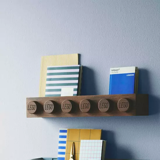 LEGO dřevěný stojan na knihy
