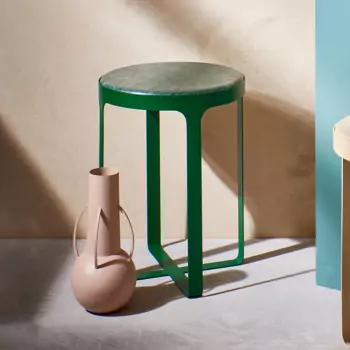Příruční stolek Stoner s mramorovou deskou
