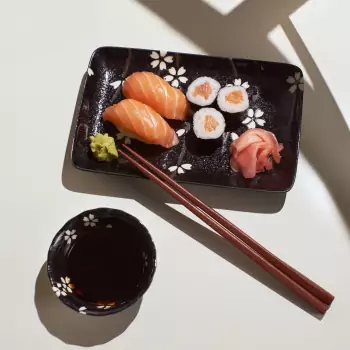 Sushi set s hůlkami Black & White Petals
