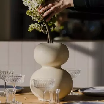 Béžová váza Tuga