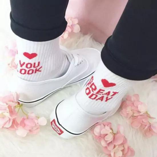 Bílé ponožky – You Look Great Today