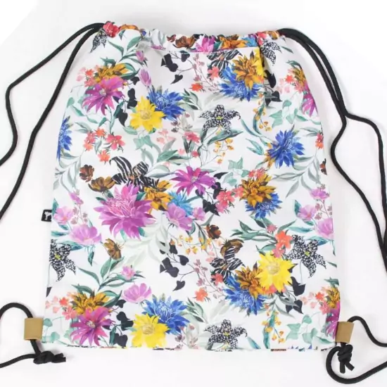 Bílý batoh s motivem květin Gymsack