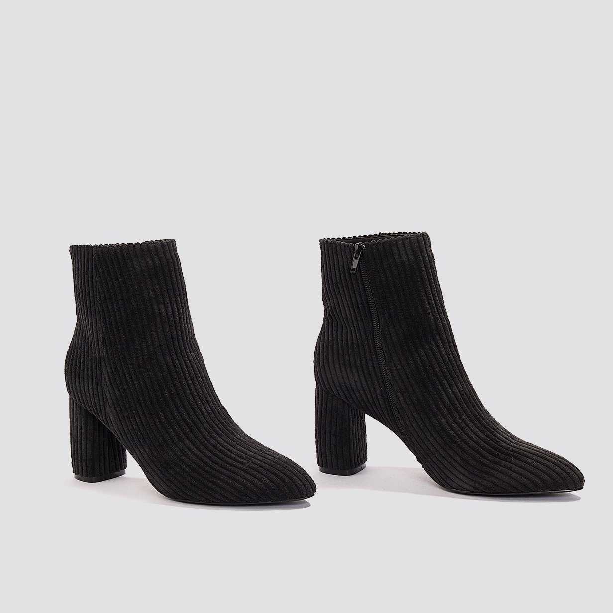 Kotníkové boty na podpatku: černá – 39