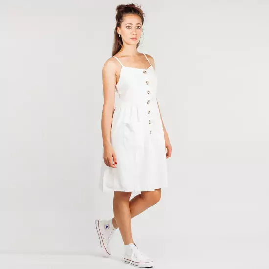 Bílé šaty na knoflíky