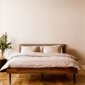 Dřevěná postel Streiko